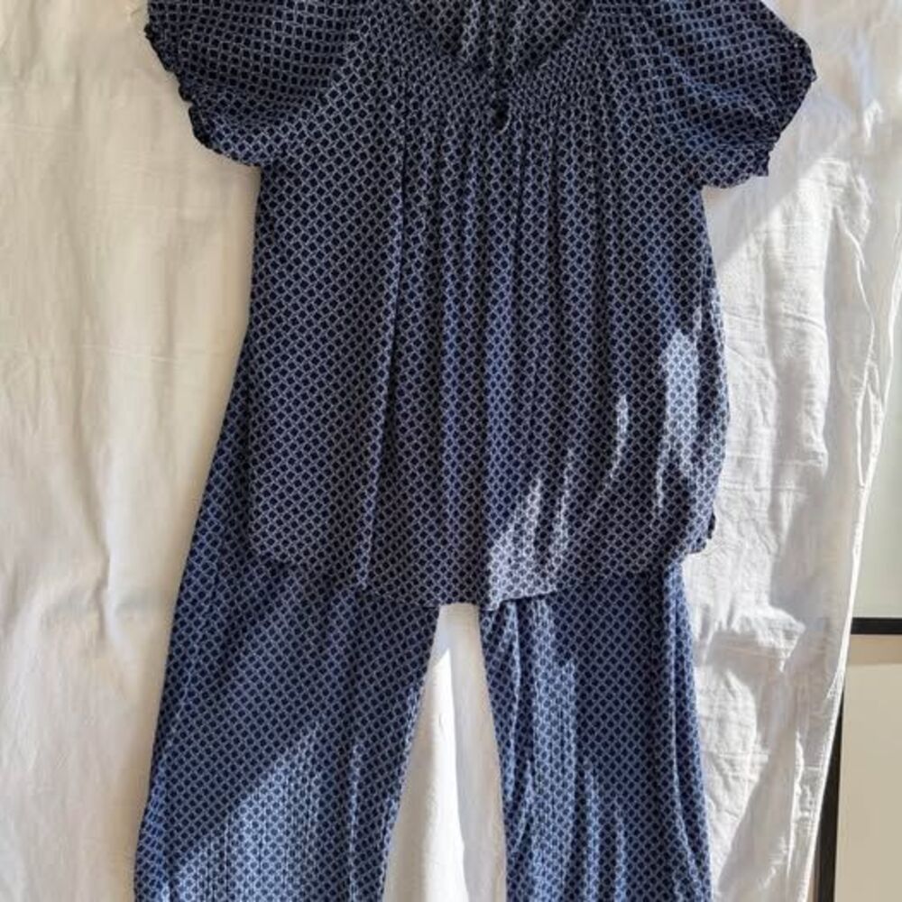 Jaclyn Smith 2-Piece Loungewear Set – Size L – Navy/Blue Geometric Print